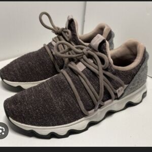 Sorel Kinetic Comfort Lase  Women's Sneakers .8.5